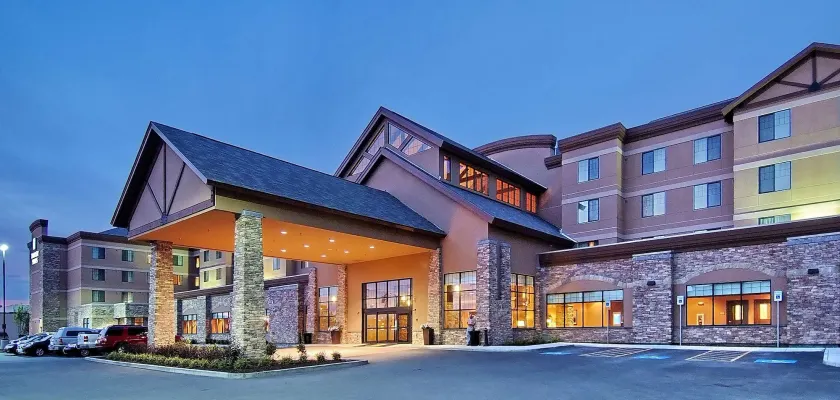 Embassy Suites by Hilton Anchorage - Image 1