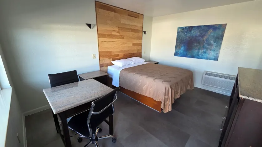 Flamingo Motel - Room