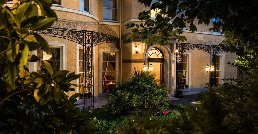 Cork's Vienna Woods Hotel & Villas - Image 1