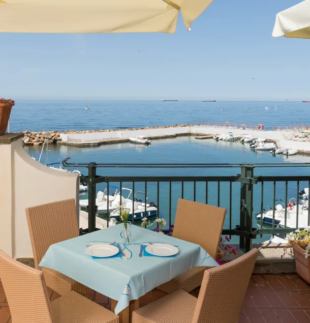 Sunbay Park Hotel - Image 1