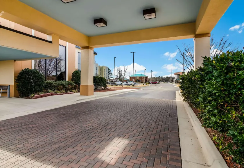 Clarion Pointe New Bern - Image 1