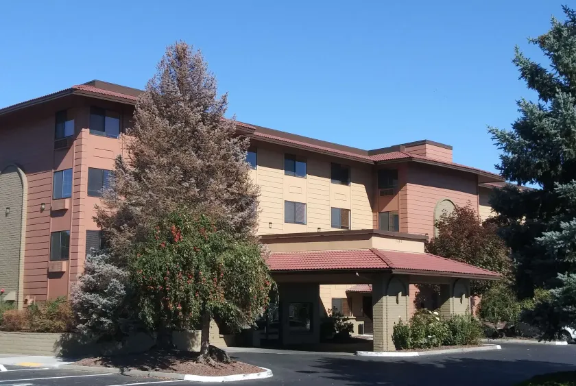 Baymont by Wyndham Yakima Riverfront - Image 1