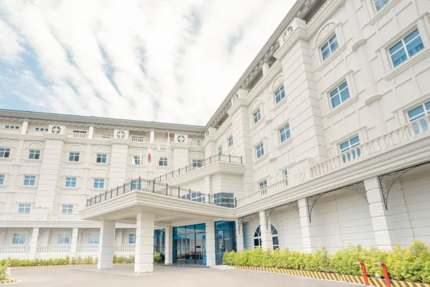 The Monarch Hotel - Image 1
