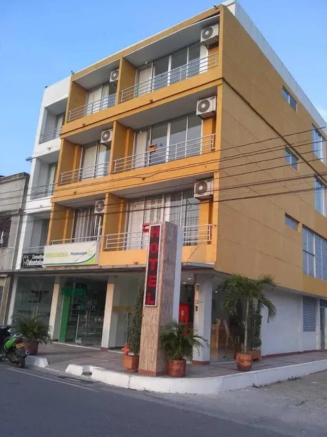Hotel Royal Park Crown - Image 1
