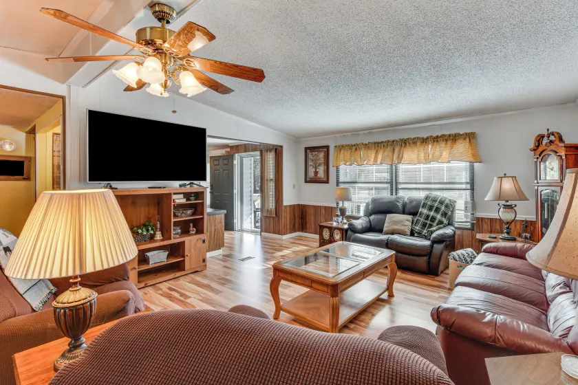Countryside Haven w/ Spacious Yard in Tamassee! - Image 1