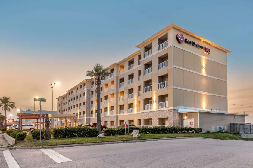 Best Western Plus Galveston Suites - Image 1