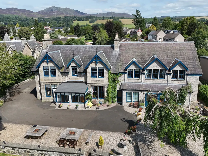 Rosemount Hotel - Image 1