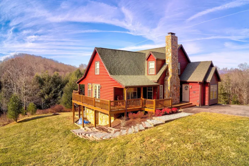 Family Blue Ridge Gem w/ Hot Tub! 1/2 Mi to River - Image 1