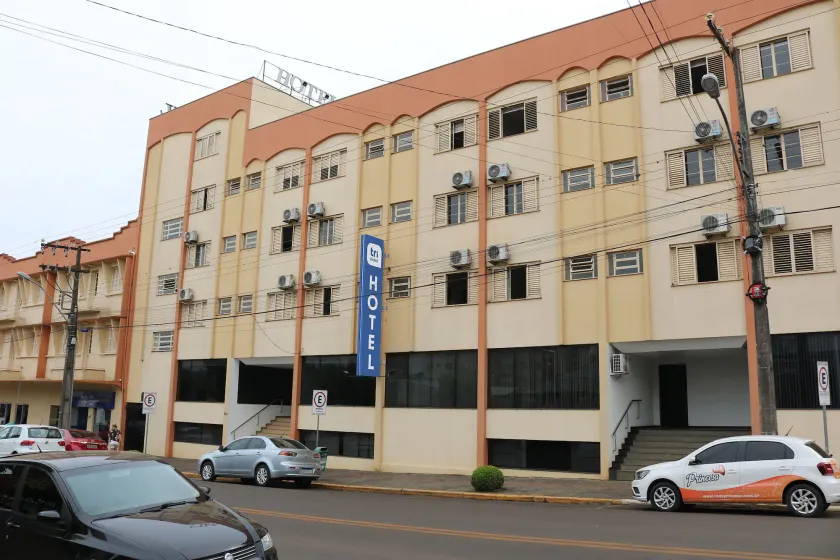Tri Hotel Xanxerê - Image 1