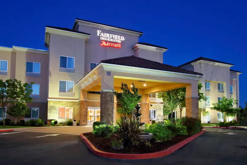 Fairfield Inn & Suites Fresno Clovis - Image 1