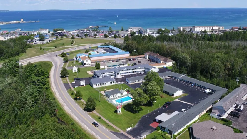 Starlite Budget Inn - Image 1