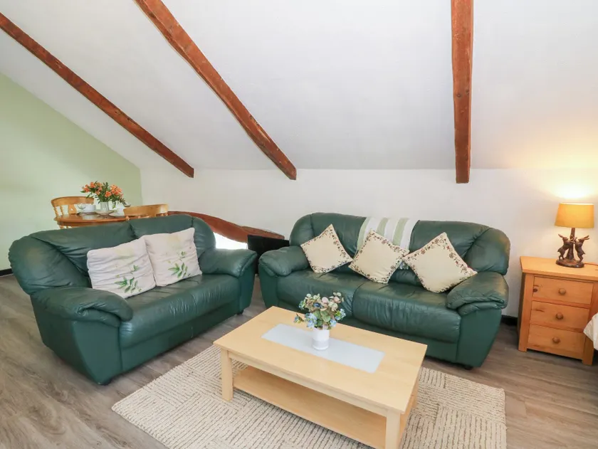 Loft Apartment - Image 1