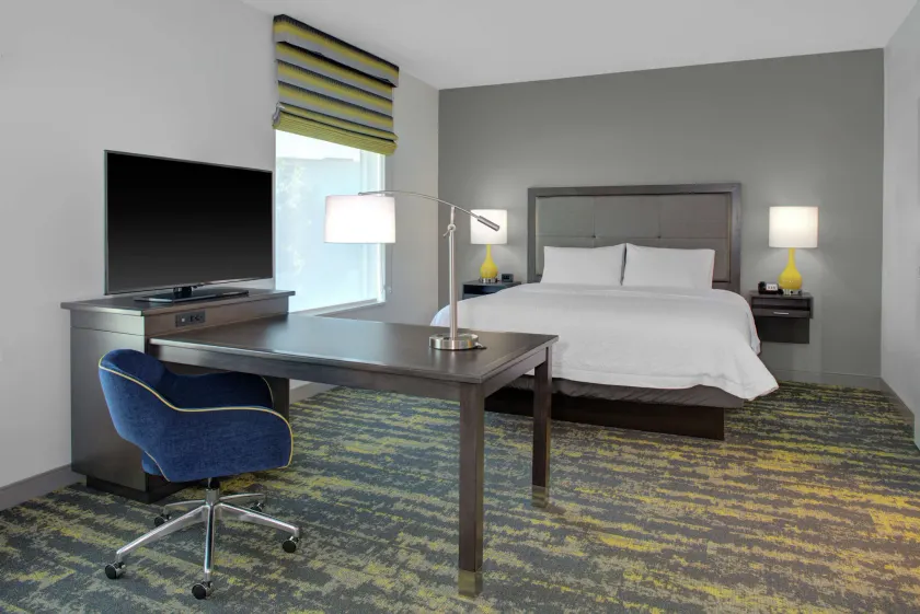Hampton Inn & Suites Irvine-Orange County Airport - Image 1