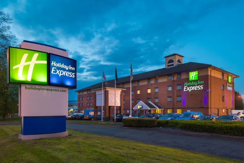 Holiday Inn Express Birmingham Oldbury by IHG - Image 1
