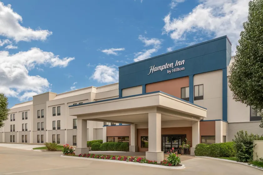 Hampton Inn Olathe - Image 1