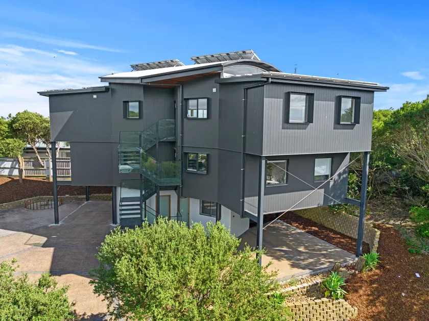Sandy Point Beach Escape 1 Bedroom Apartment - Image 1