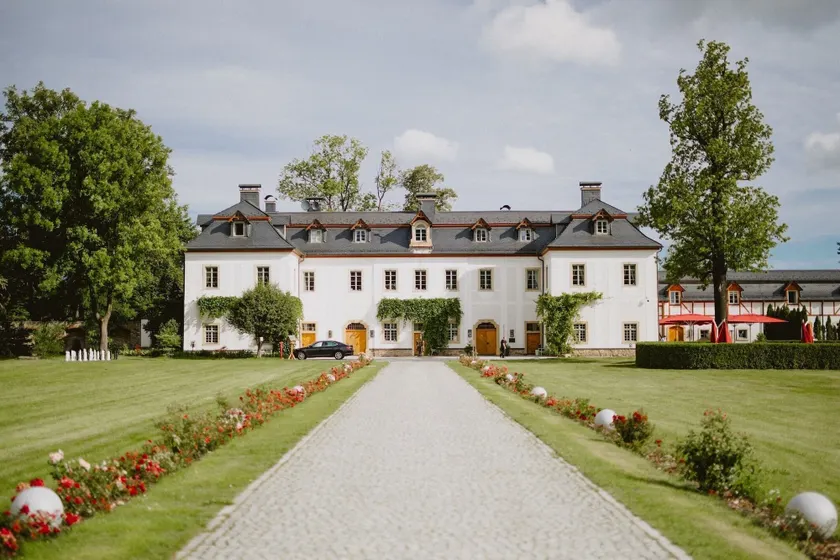 Pałac Pakoszów Schlosshotel Wernersdorf - Image 1