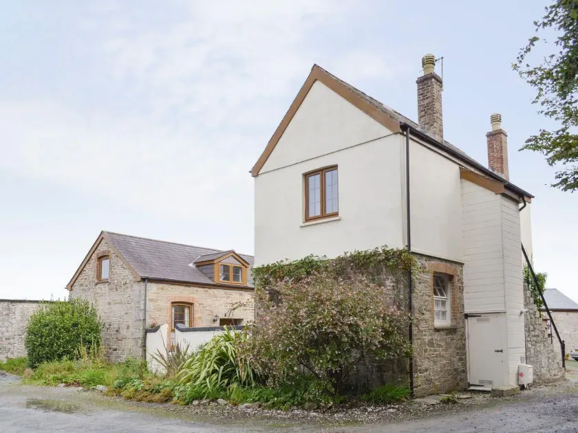 Horseshoe Cottage - Image 1