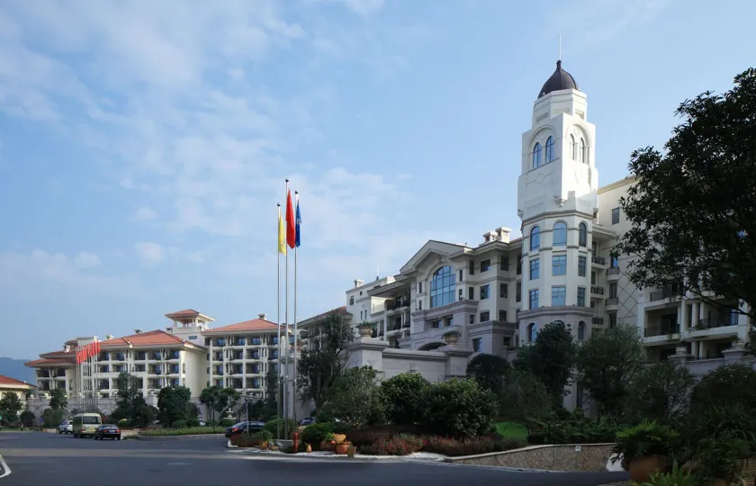 Country Garden Phoenix Hotel Huangshan - Image 1