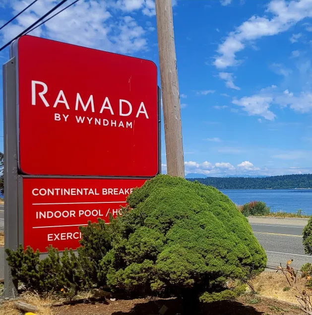 Ramada by Wyndham Campbell River - Image 1