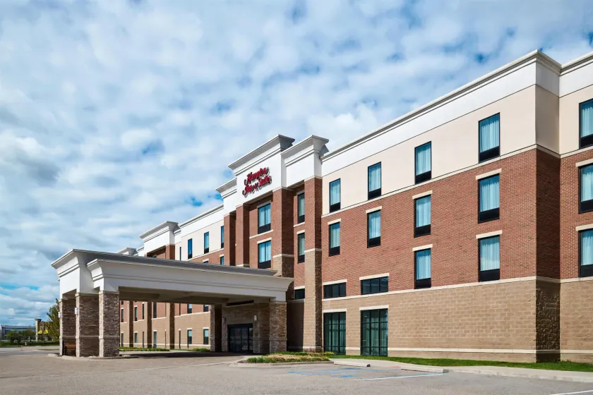 Hampton Inn & Suites Detroit/Troy - Image 1