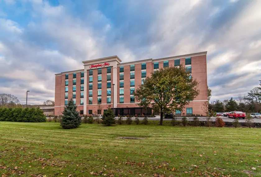 Hampton Inn Norwich - Image 1