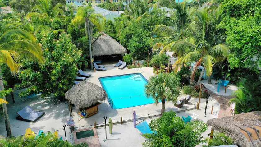 Siesta Key Palms Resort - Image 1