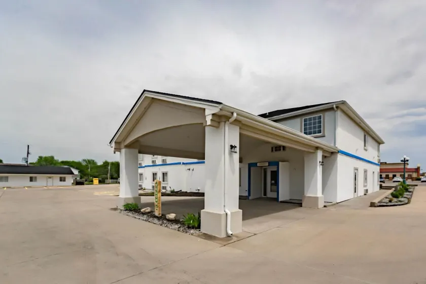Motel 6 Augusta, KS - Image 1