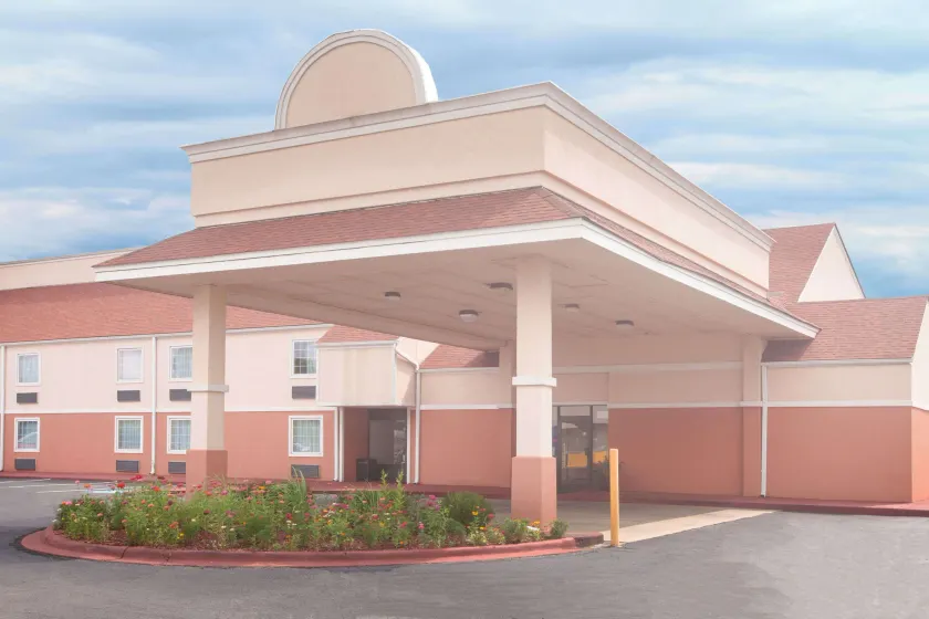 Days Inn by Wyndham Alma ARKANSAS - Image 1