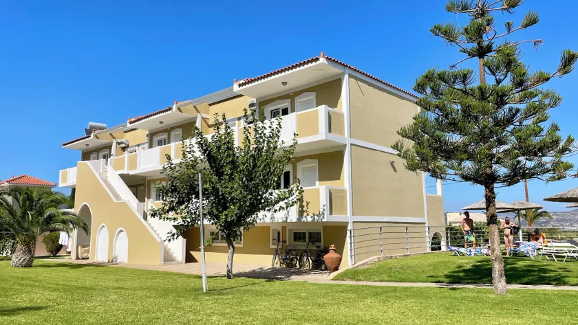 Zeus Hotel - Image 1