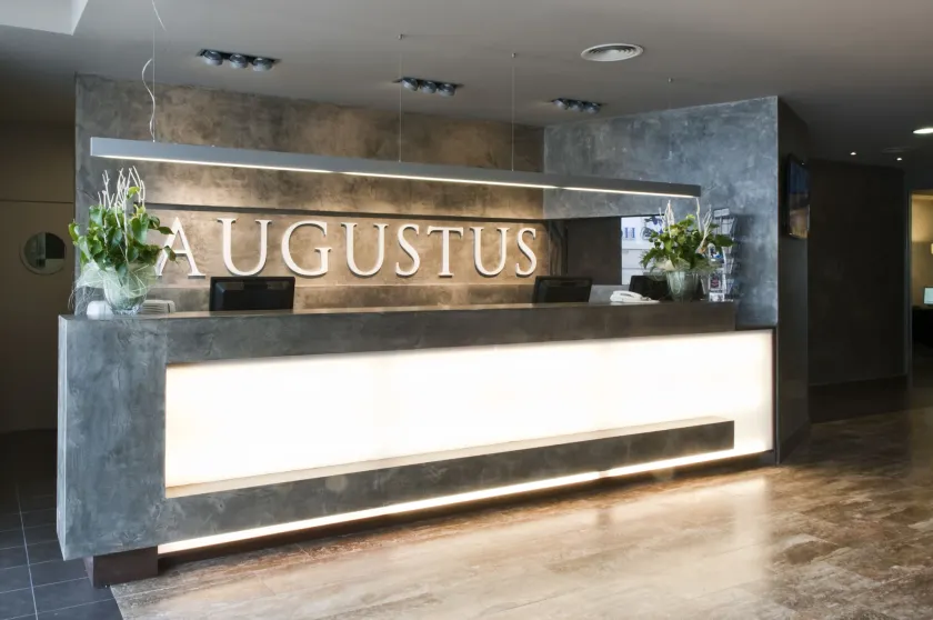 Hotel Augustus - Réception