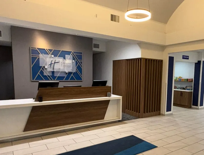 Holiday Inn Express Hotel & Suites Loveland by IHG - Rezeption