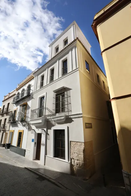 Casa Señorial del Siglo XVIII - Image 1