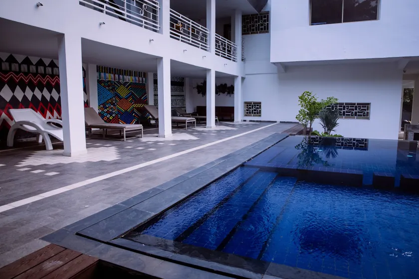 Lepic Villa Hotel - Image 1