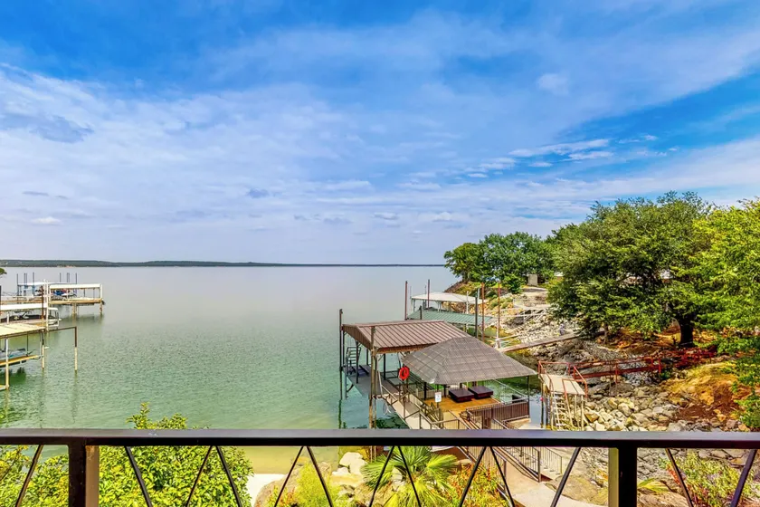Hot Tub & Views: Luxe Lake Bridgeport Retreat - Image 1