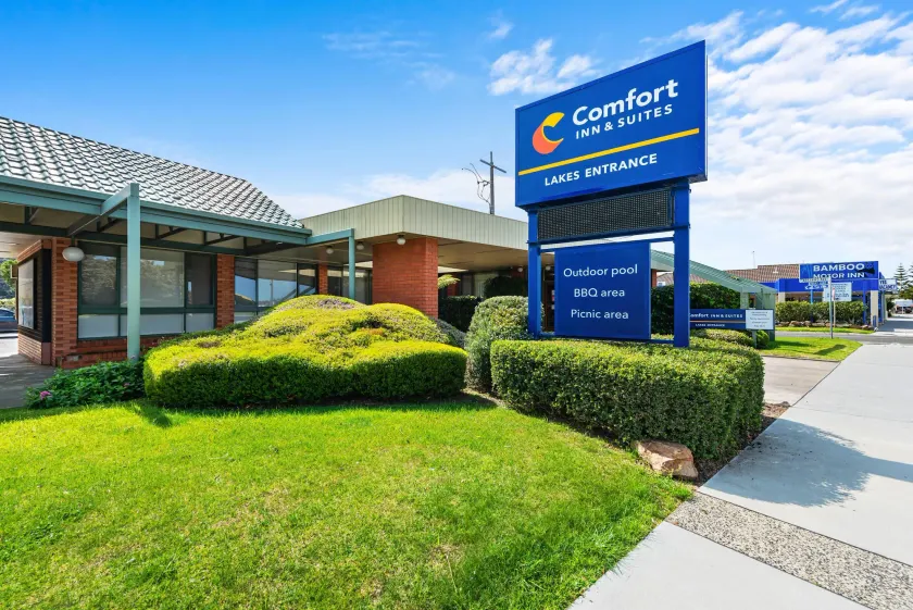 Comfort Inn & Suites Lakes Entrance - Image 1