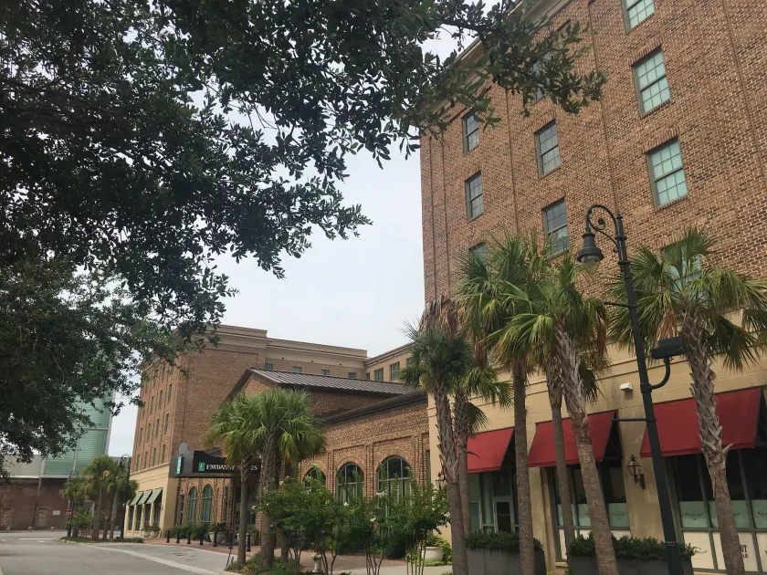 Embassy Suites by Hilton Savannah Historic District - Image 1