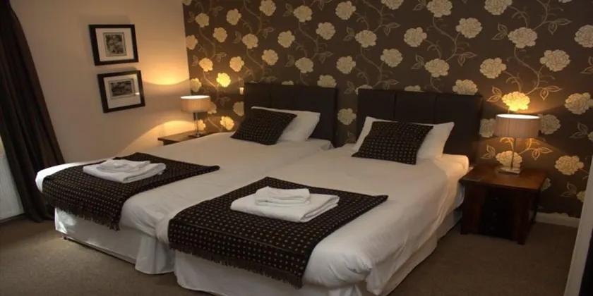 The Townhouse Hotel - Image 1