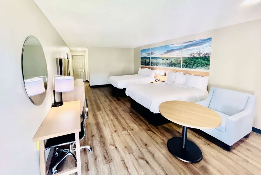 Days Inn by Wyndham Burleson Ft. Worth - Image 1