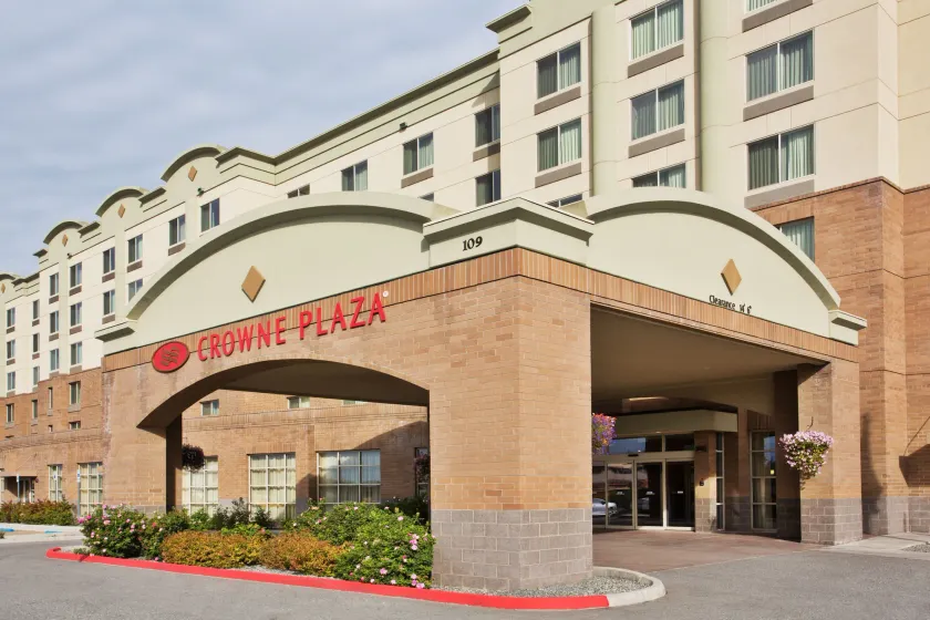 Crowne Plaza Anchorage-Midtown by IHG - Image 1