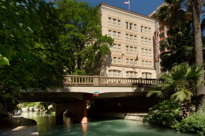 Drury Inn & Suites San Antonio Riverwalk - Image 1