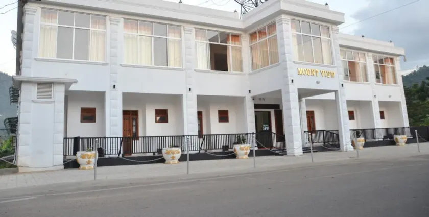 Mount View Hotel Badulla Room 02 - Image 1