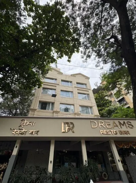 CAPITAL O75414 Hotel Dream Residency - Image 1