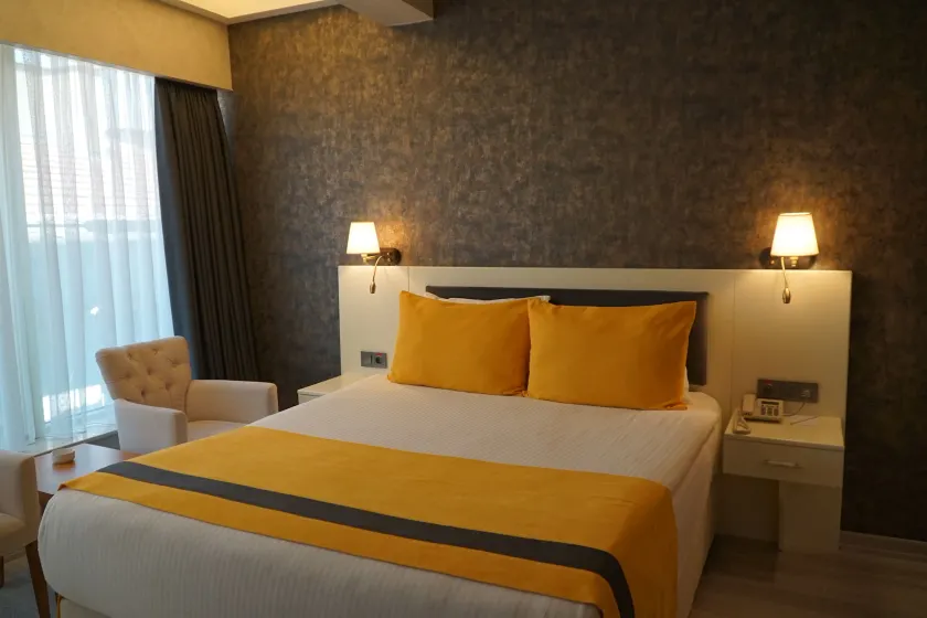 Resun Hotel - Image 1