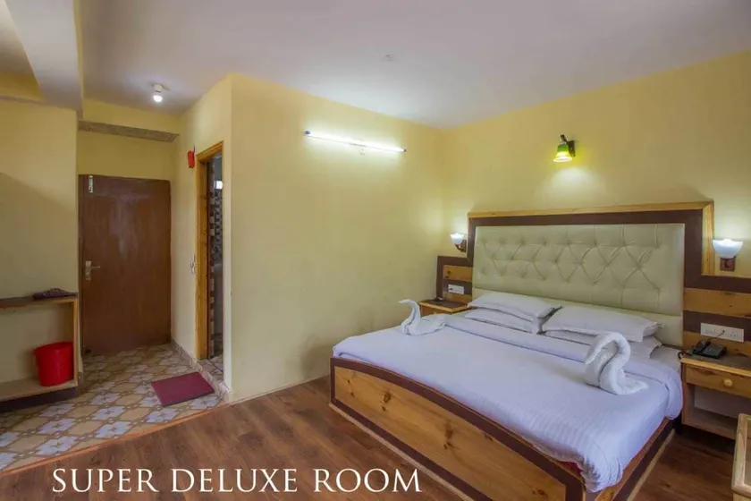 Hotel Neha Palace - Image 1