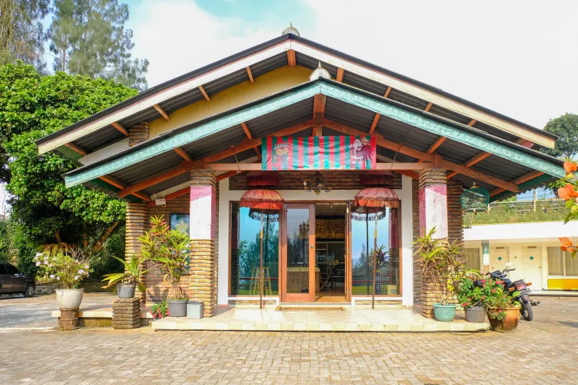 RedDoorz near STAB Syailendra Kopeng - Image 1
