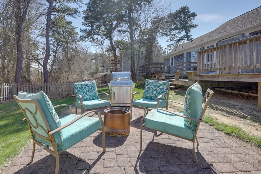 1 Mi to South Village Beach: Bbq-ready Retreat - Image 1