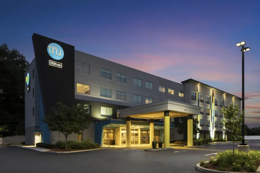 Tru by Hilton Chicopee Springfield - Image 1