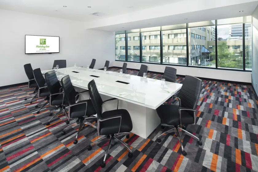 Holiday Inn Hotel & Suites - Montreal Centre-ville Ouest by IHG - Image 1