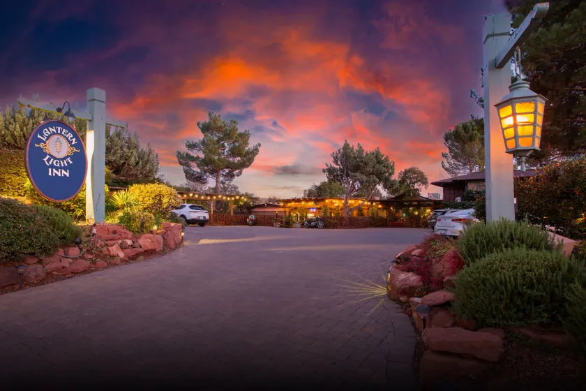 Lantern Light Inn - Romantic Getaway - Image 1